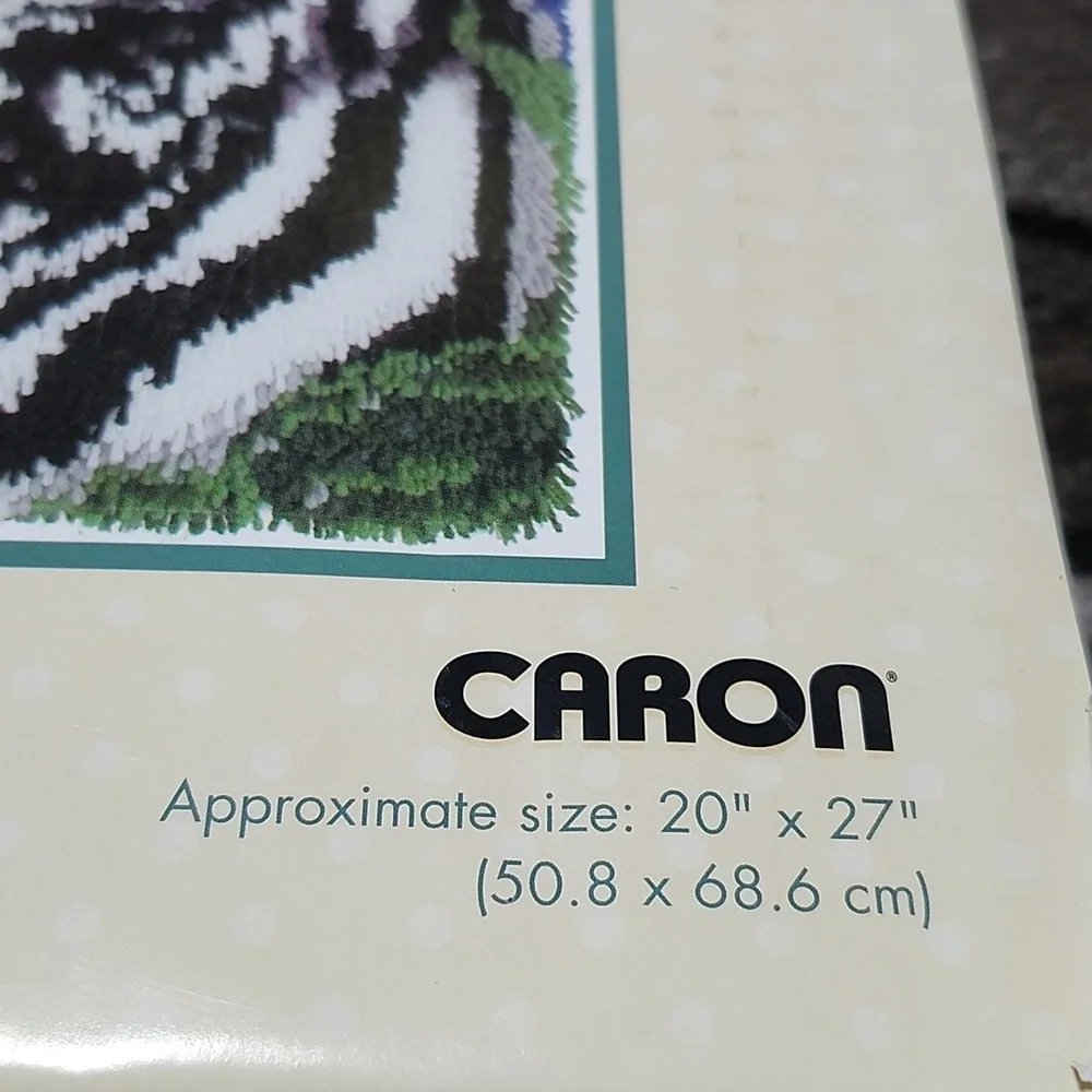 VINTAGE CARON WONDER ART SNOW TIGER LATCH HOOK TAPESTRY/RUG ART KIT